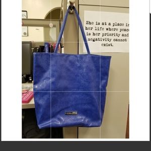 BCBGENERATION ELECTRIC BLUE TOTE